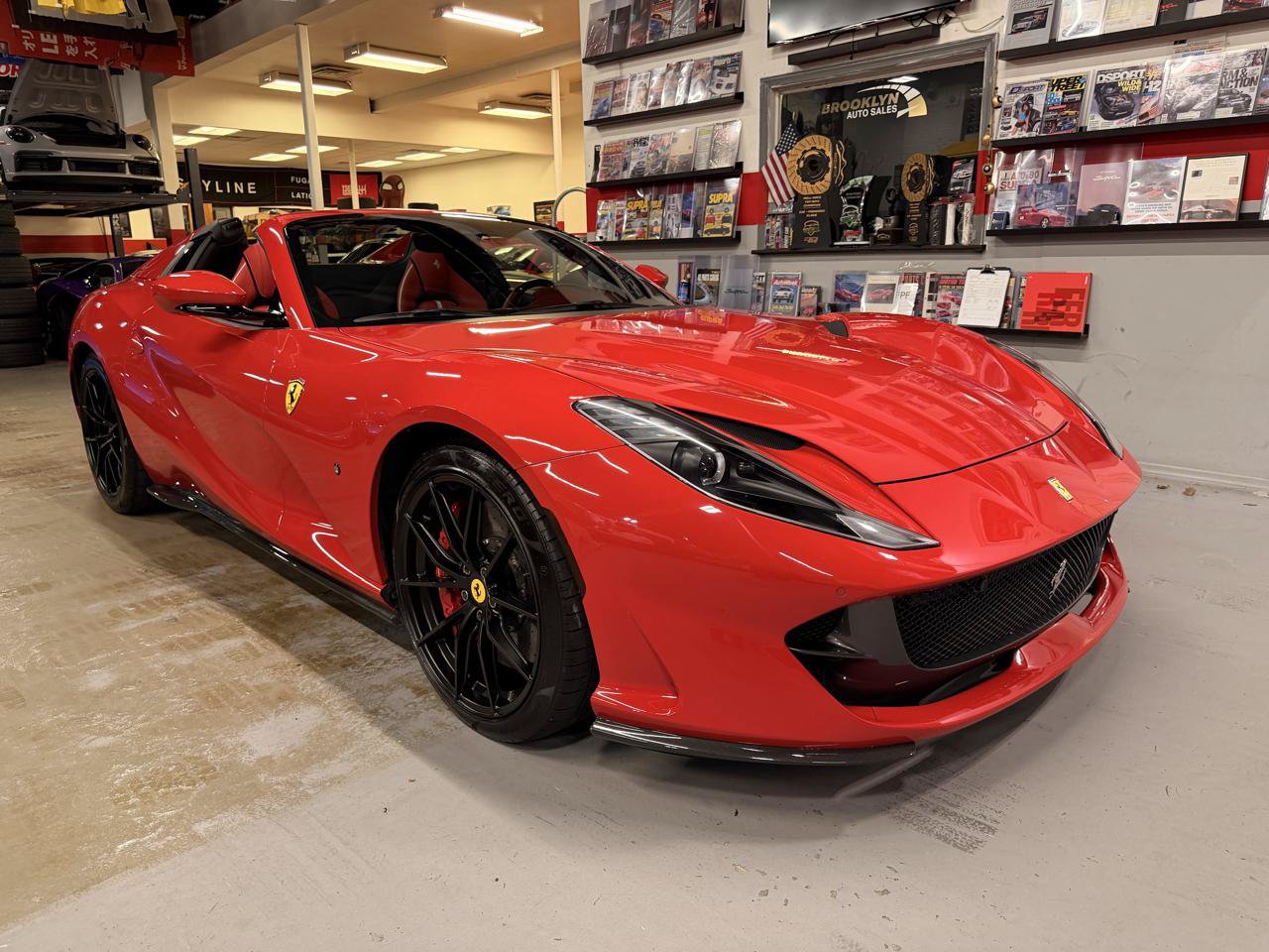 Used 2023 Ferrari 812 GTS RWD image 15