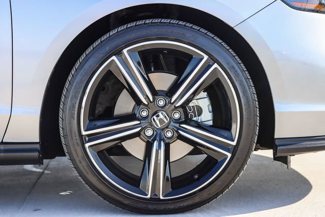 Used 2025 Honda Accord Sport image 11