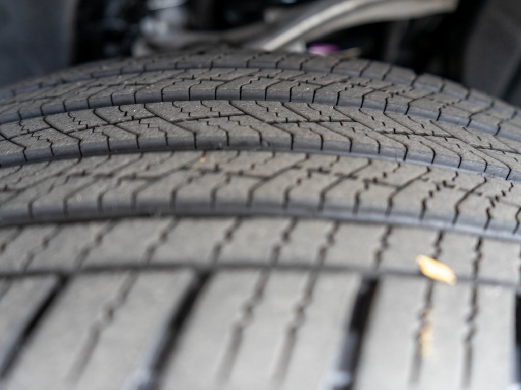 Used 2023 GMC Sierra 1500 SLT w/ SLT Convenience Package image 40