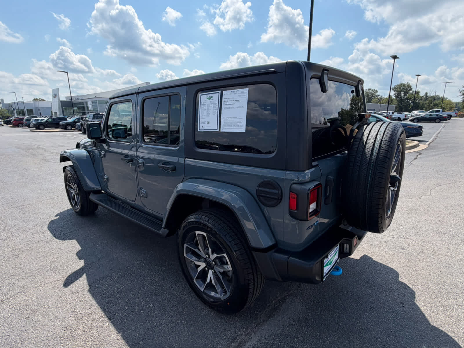 Used 2024 Jeep Wrangler Unlimited w/ Convenience Group AWD/4WD image 7
