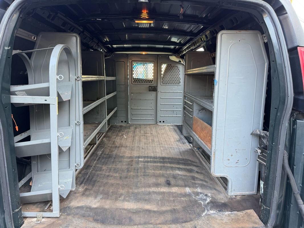 Used 2013 Chevrolet Express 2500 RWD image 13