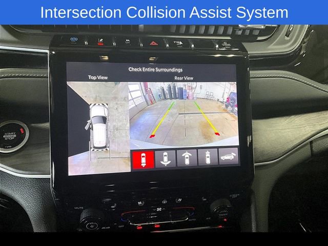 Used 2023 Jeep Grand Cherokee 4WD 4xe w/ Luxury Tech Group II image 16