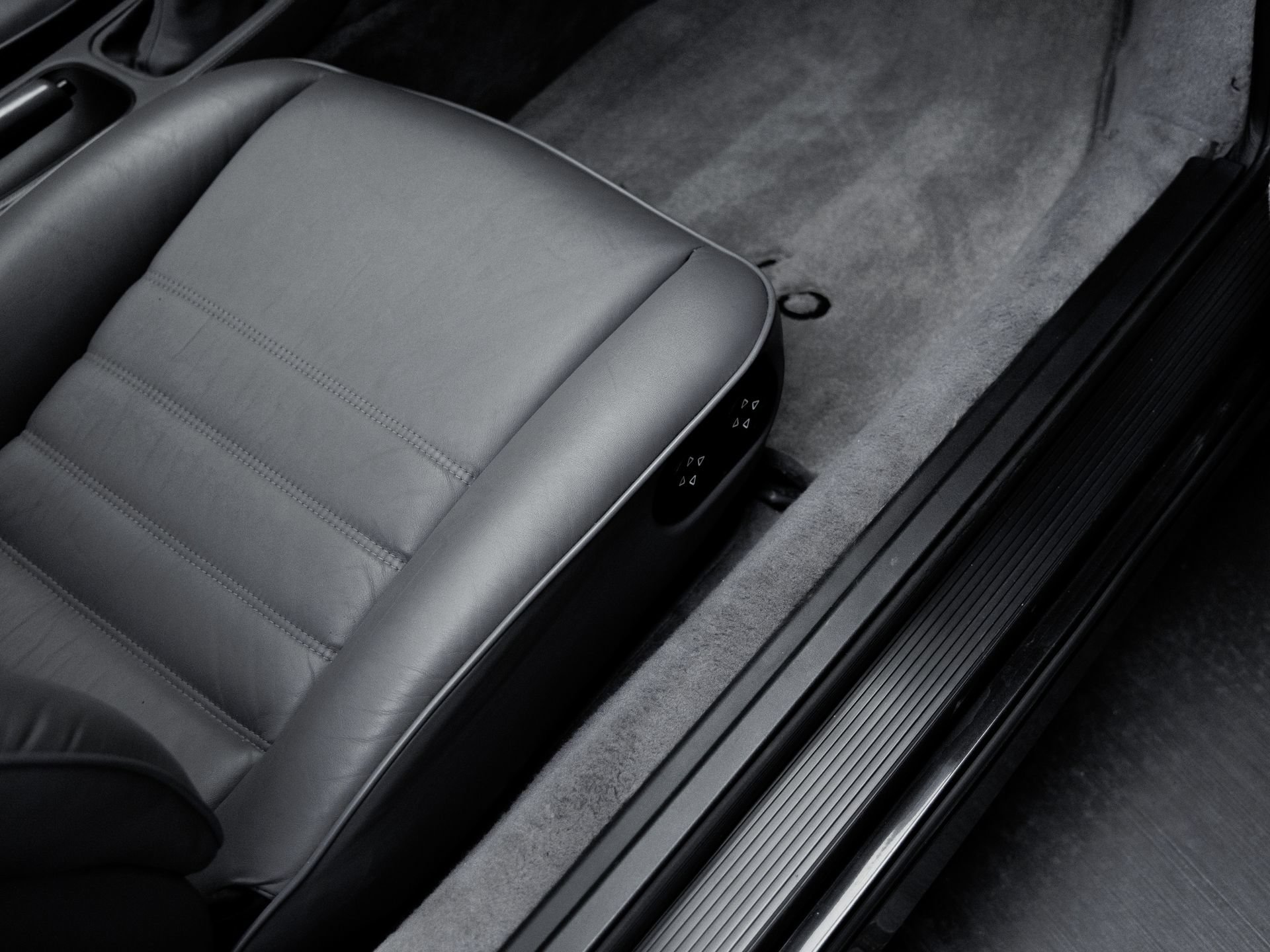 Used 1992 Porsche 911 Turbo RWD image 45