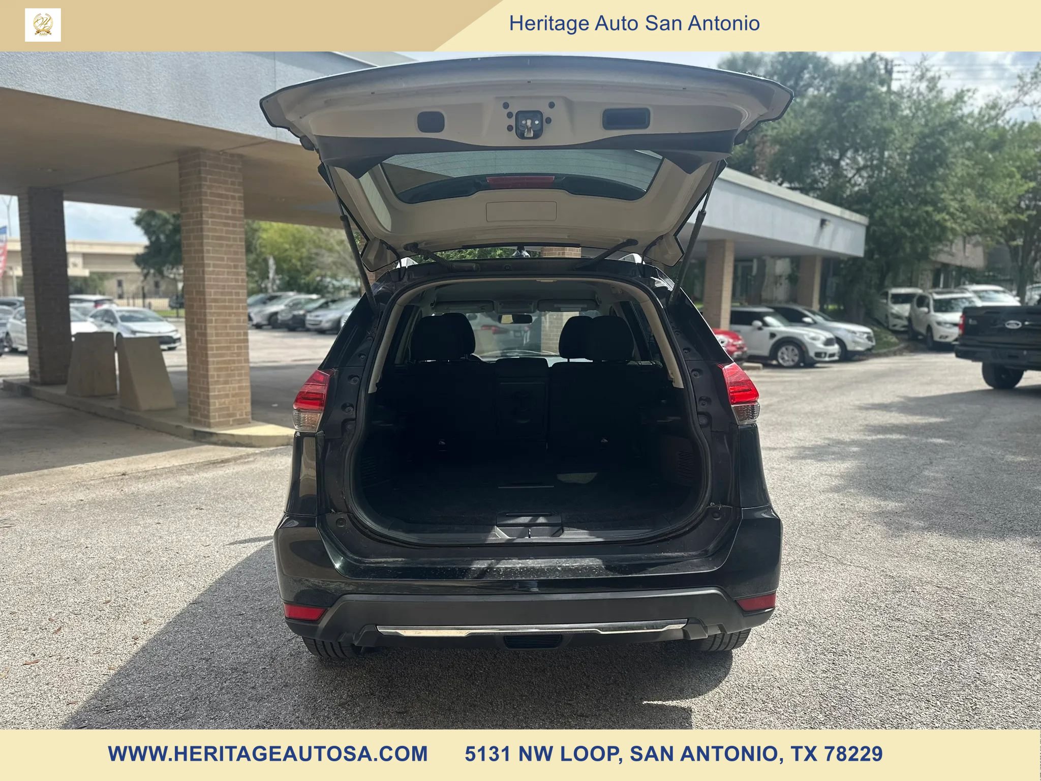 Used 2017 Nissan Rogue SV FWD image 9