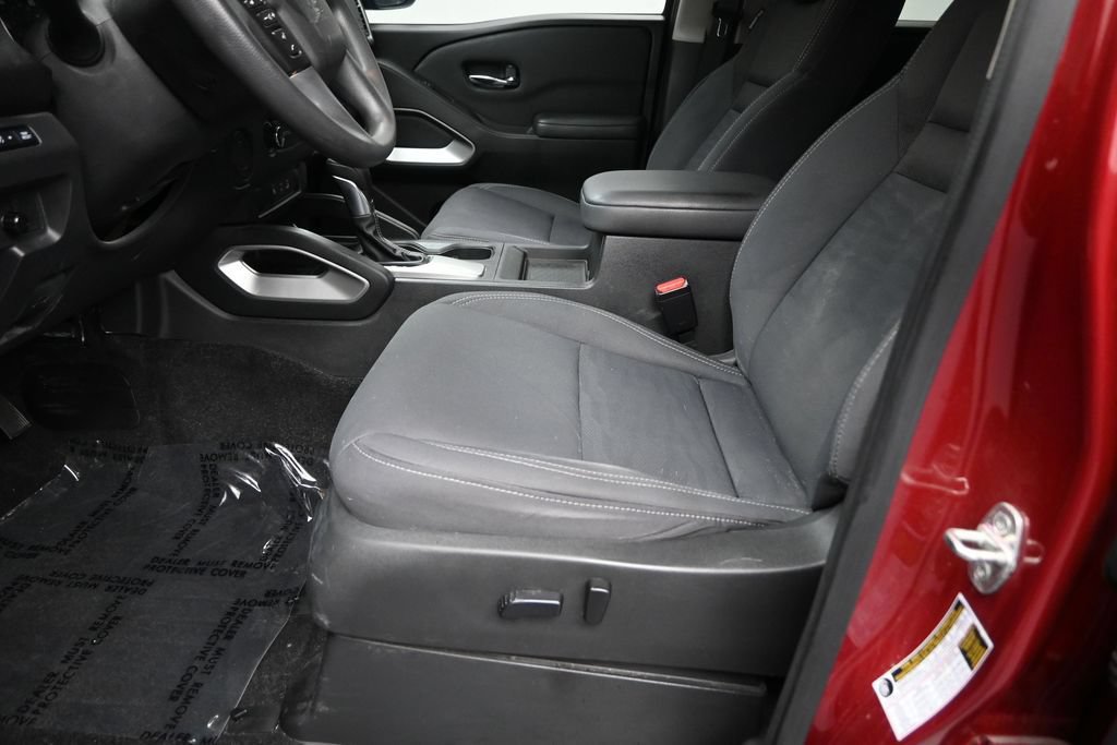 Used 2023 Nissan Frontier SV w/ Technology Package RWD image 16