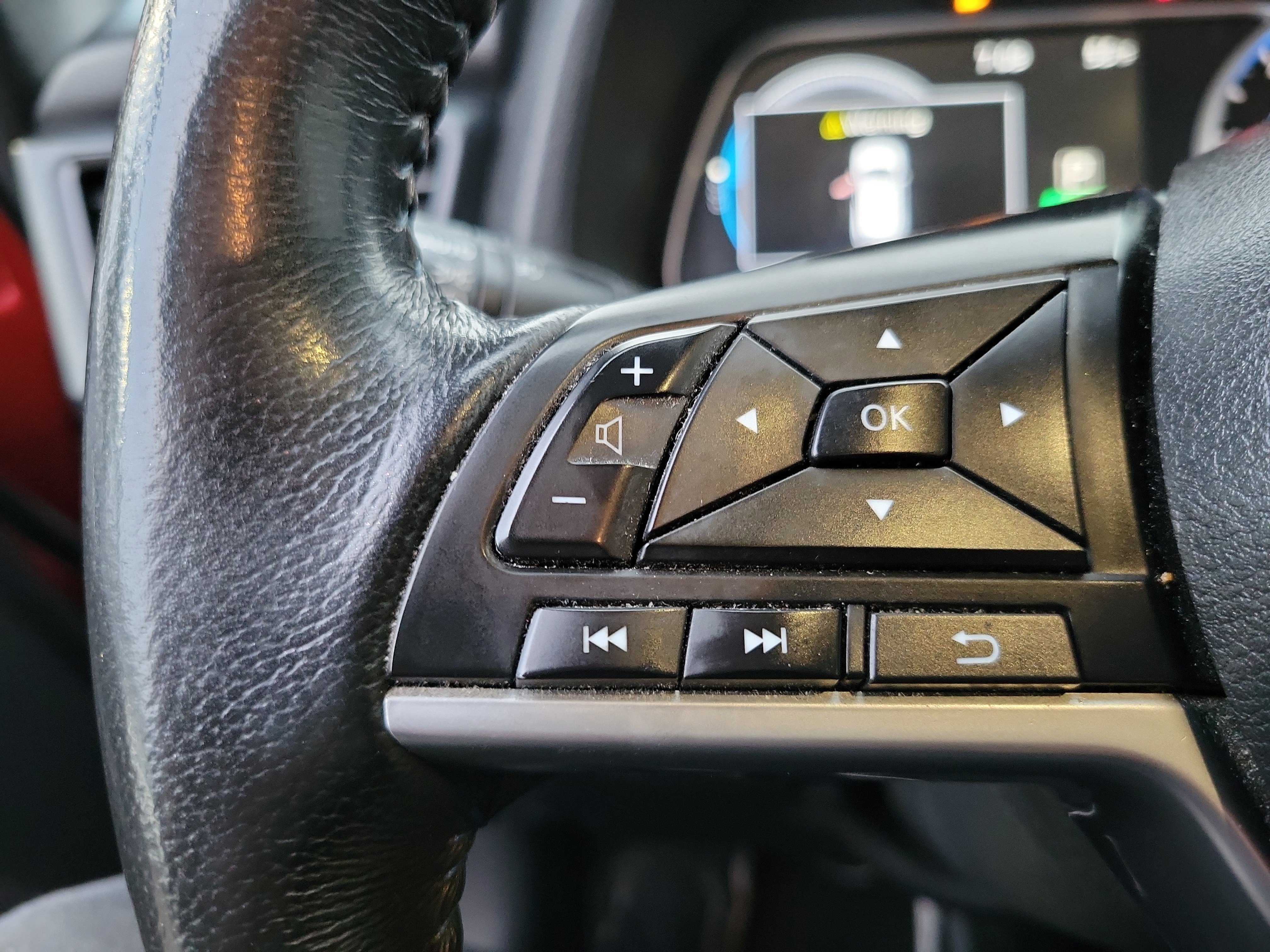 Used 2018 Nissan Leaf SV w/ SV Technology Package image 7