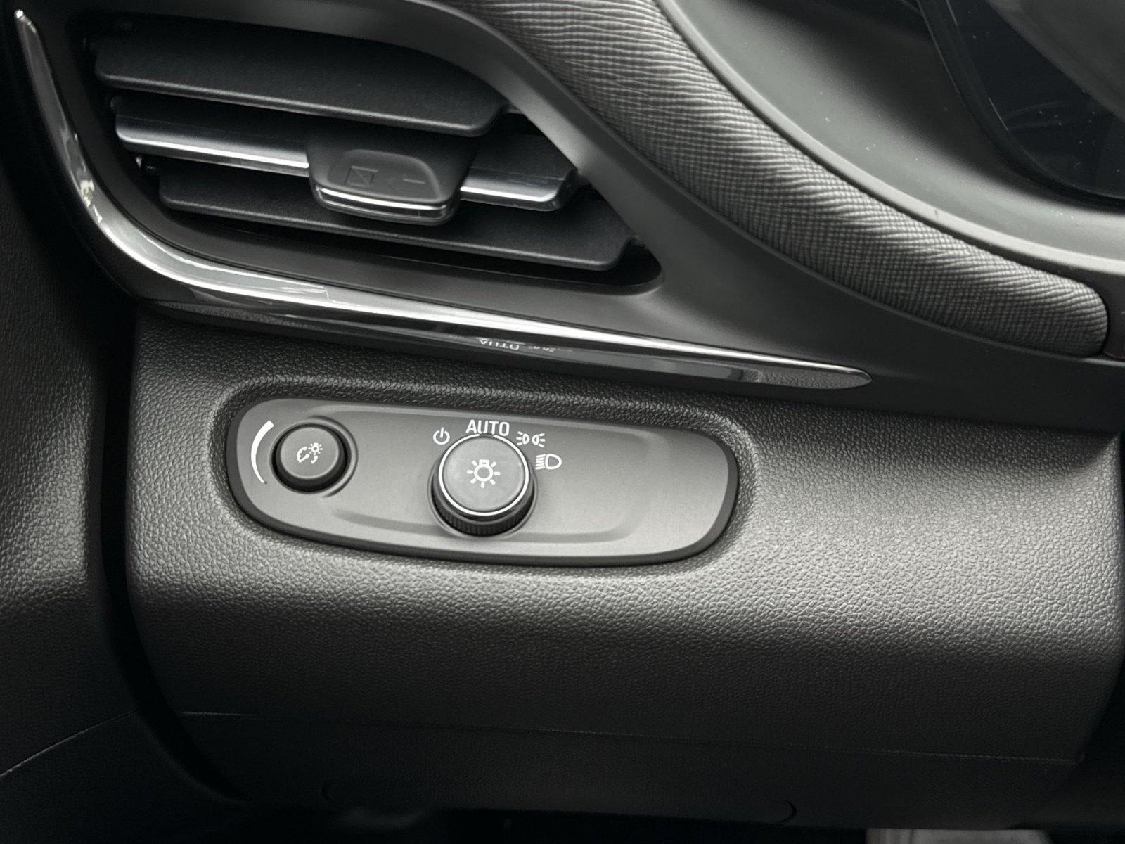 New 2026 Buick Envista Sport Touring w/ Convenience I Package FWD image 22