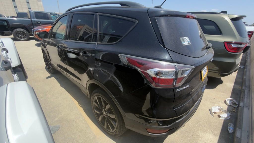 Used 2017 Ford Escape SE w/ Equipment Group 201A FWD image 5