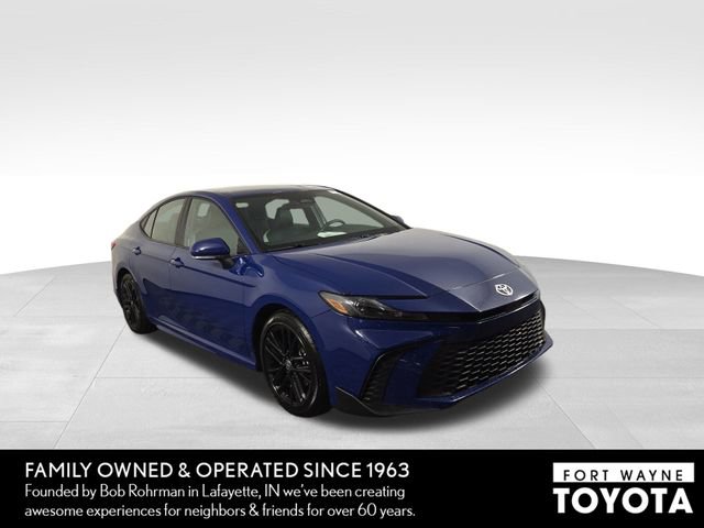 Used 2025 Toyota Camry SE image 4