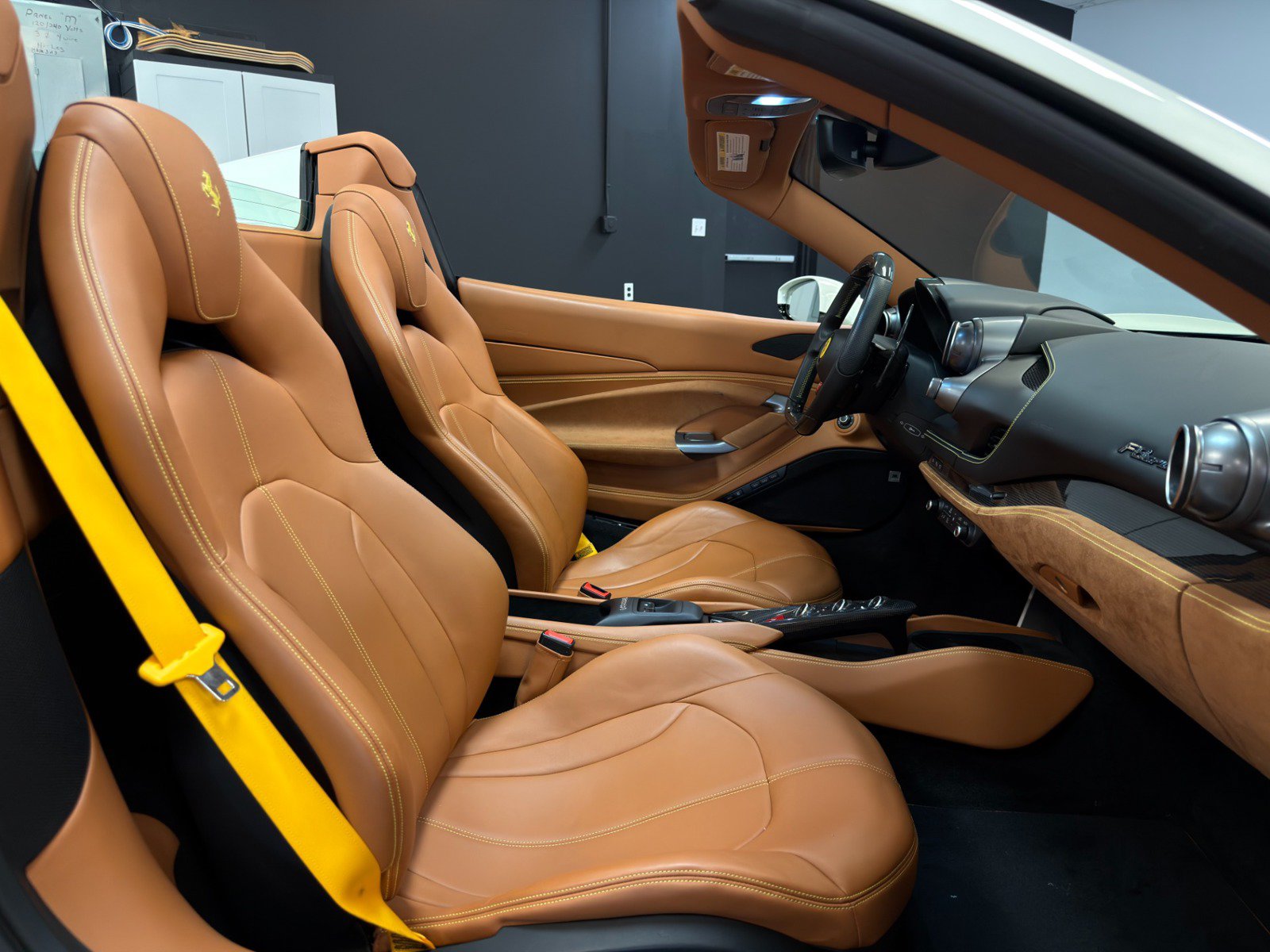 Used 2022 Ferrari F8 Tributo RWD image 15