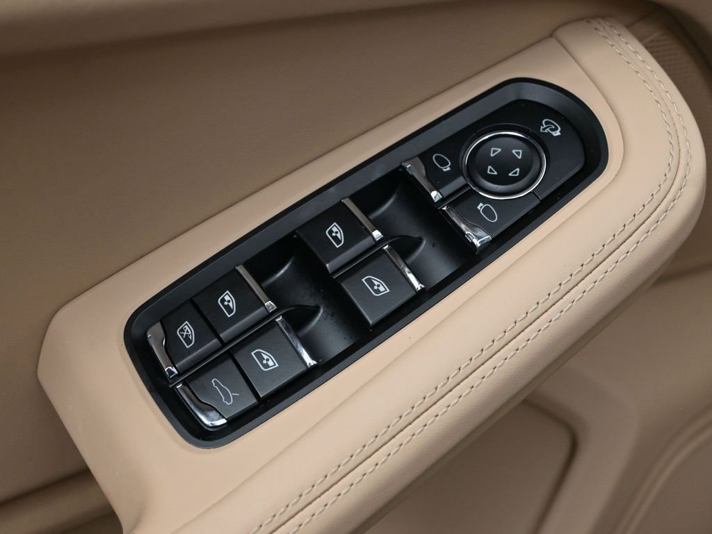 Certified 2026 Porsche Macan GTS image 19