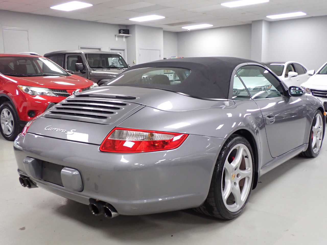 Used 2006 Porsche 911 Carrera S image 2