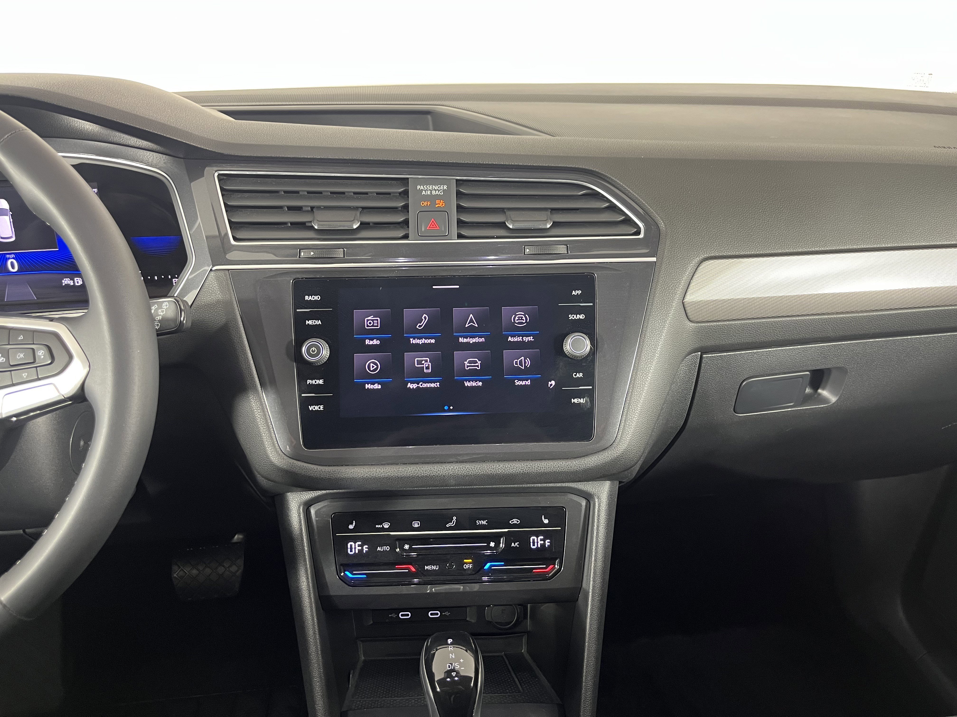 Certified 2022 Volkswagen Tiguan SE AWD/4WD image 17