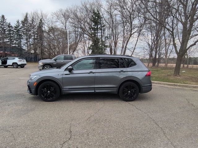 Used 2022 Volkswagen Tiguan SE R-Line AWD/4WD image 6