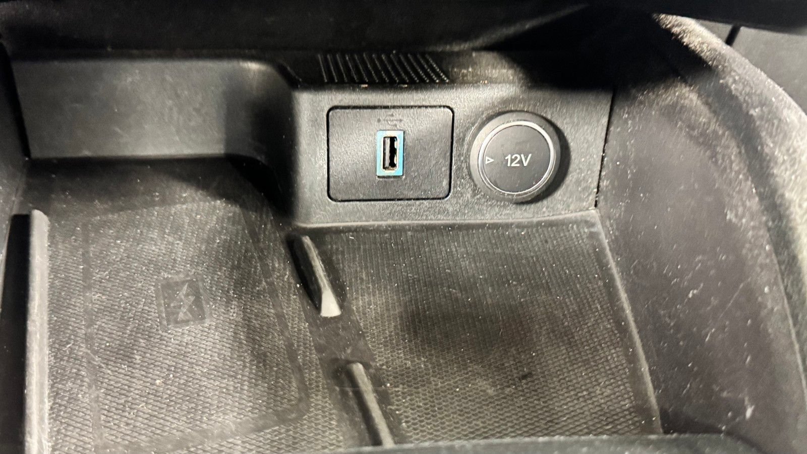 Used 2020 Ford Escape Titanium AWD/4WD image 29