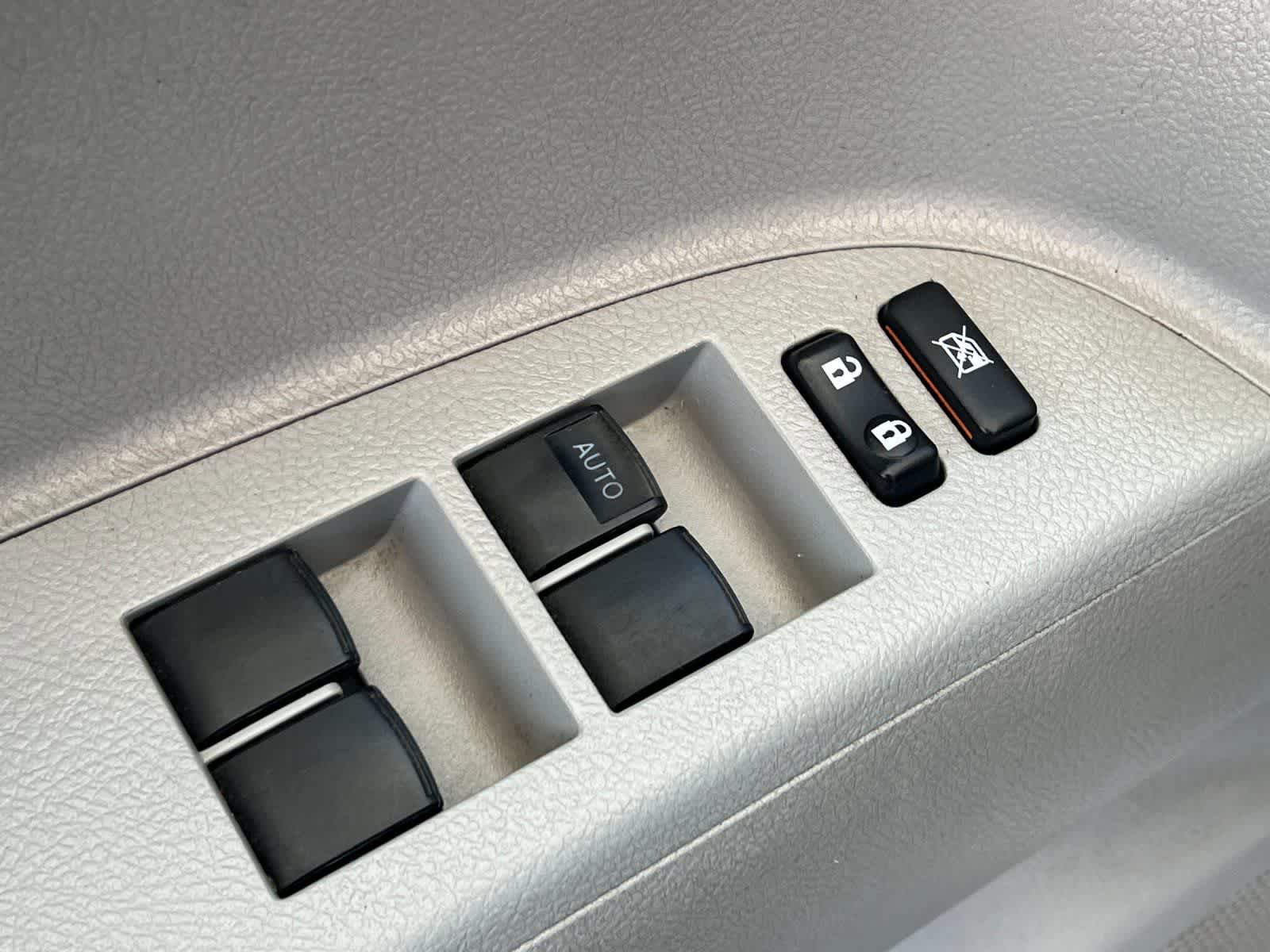Used 2013 Toyota Highlander Plus FWD image 14