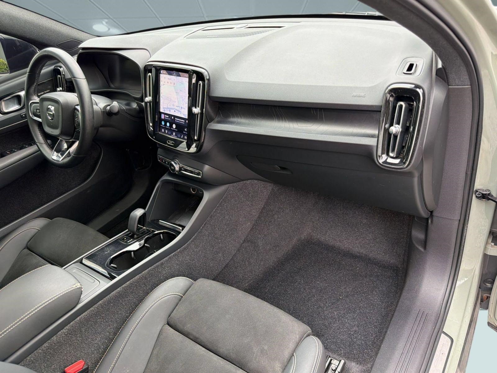 Certified 2023 Volvo C40 P8 Recharge Ultimate AWD/4WD image 31