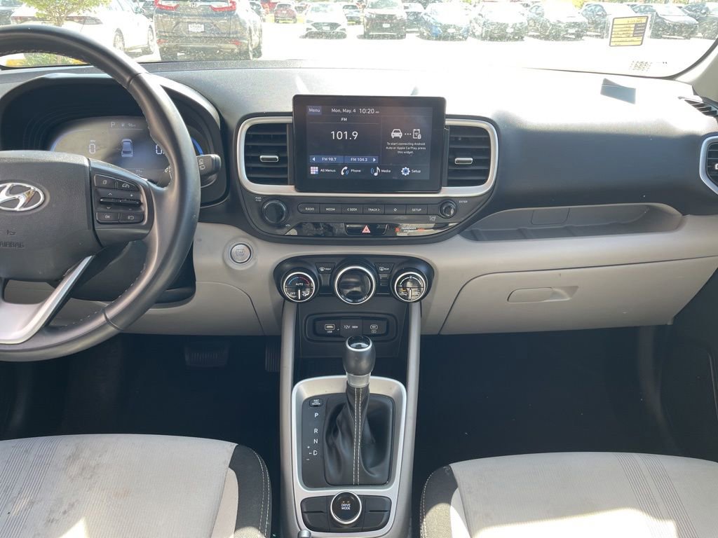Used 2024 Hyundai Venue SEL FWD image 12