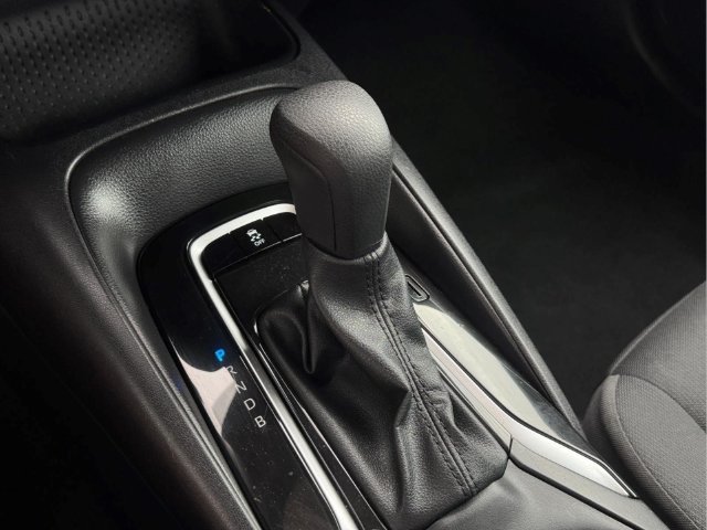 Used 2025 Toyota Corolla LE FWD image 20