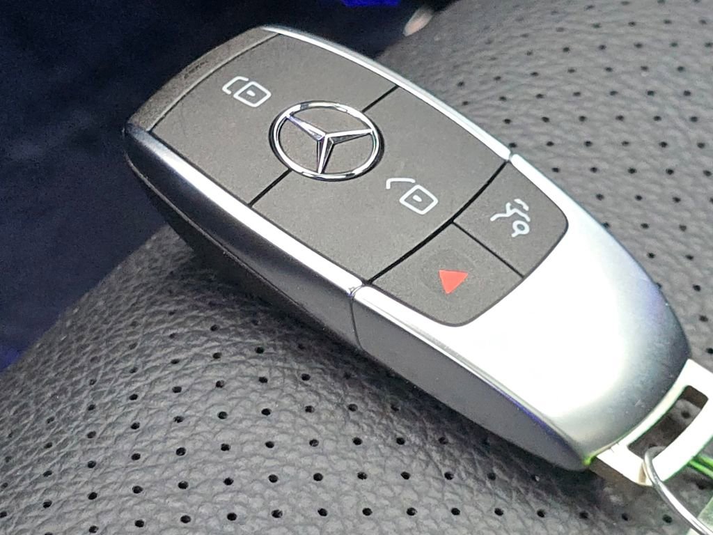 Certified 2022 Mercedes-Benz GLC 300 4MATIC image 36