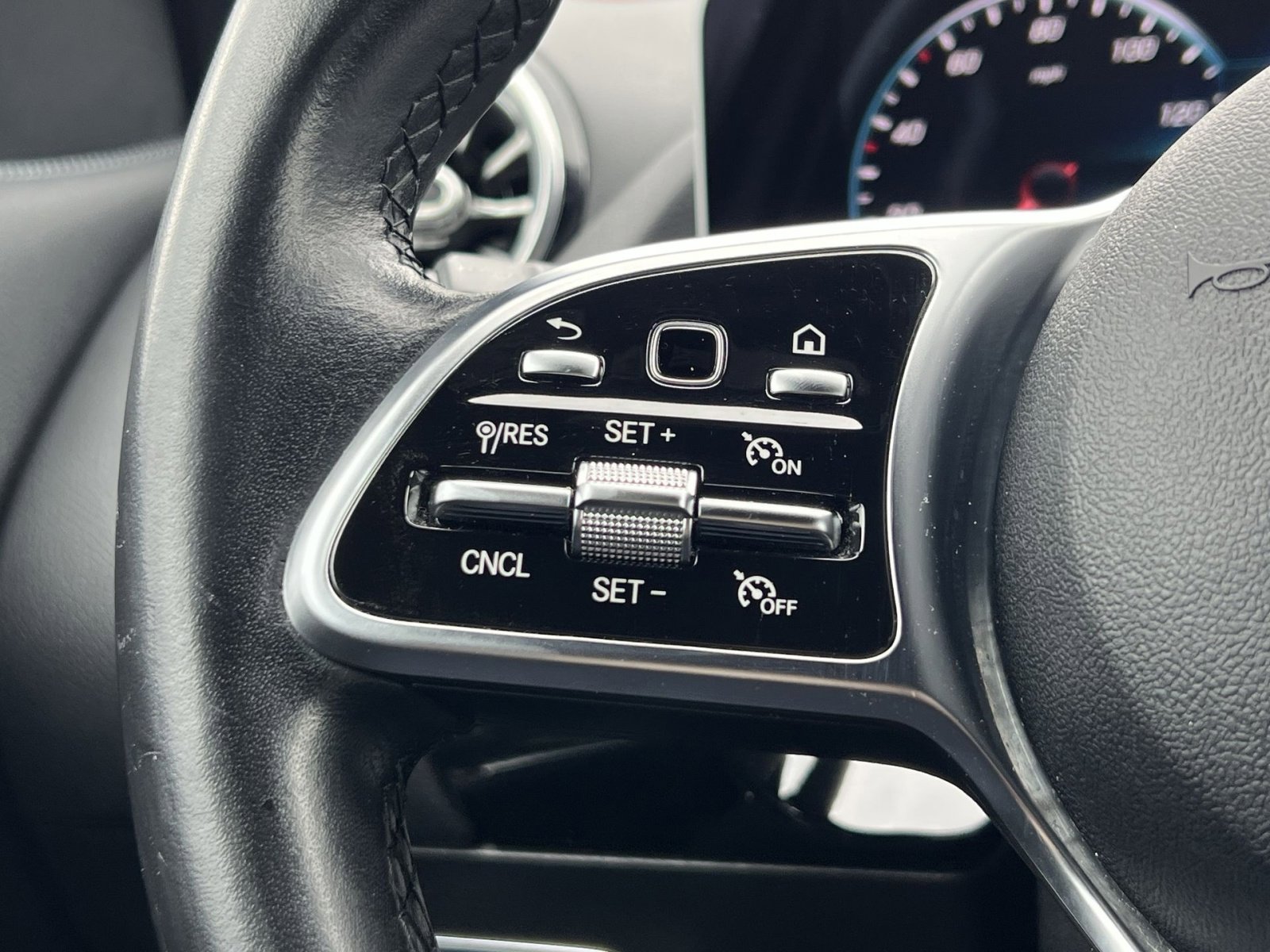 Used 2021 Mercedes-Benz GLA 250 w/ Premium Package image 29