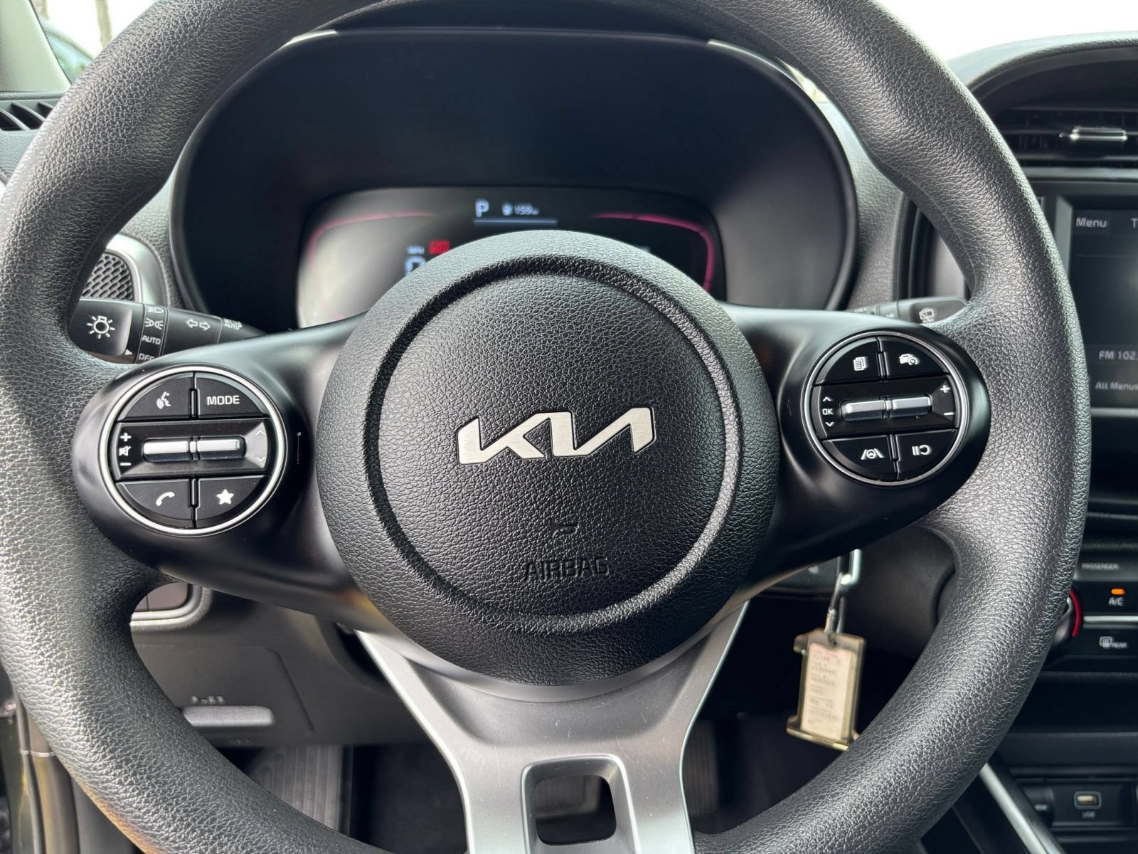 Used 2025 Kia Soul LX w/ LX Technology Package FWD image 25