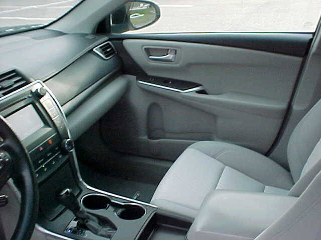 Used 2016 Toyota Camry LE image 19