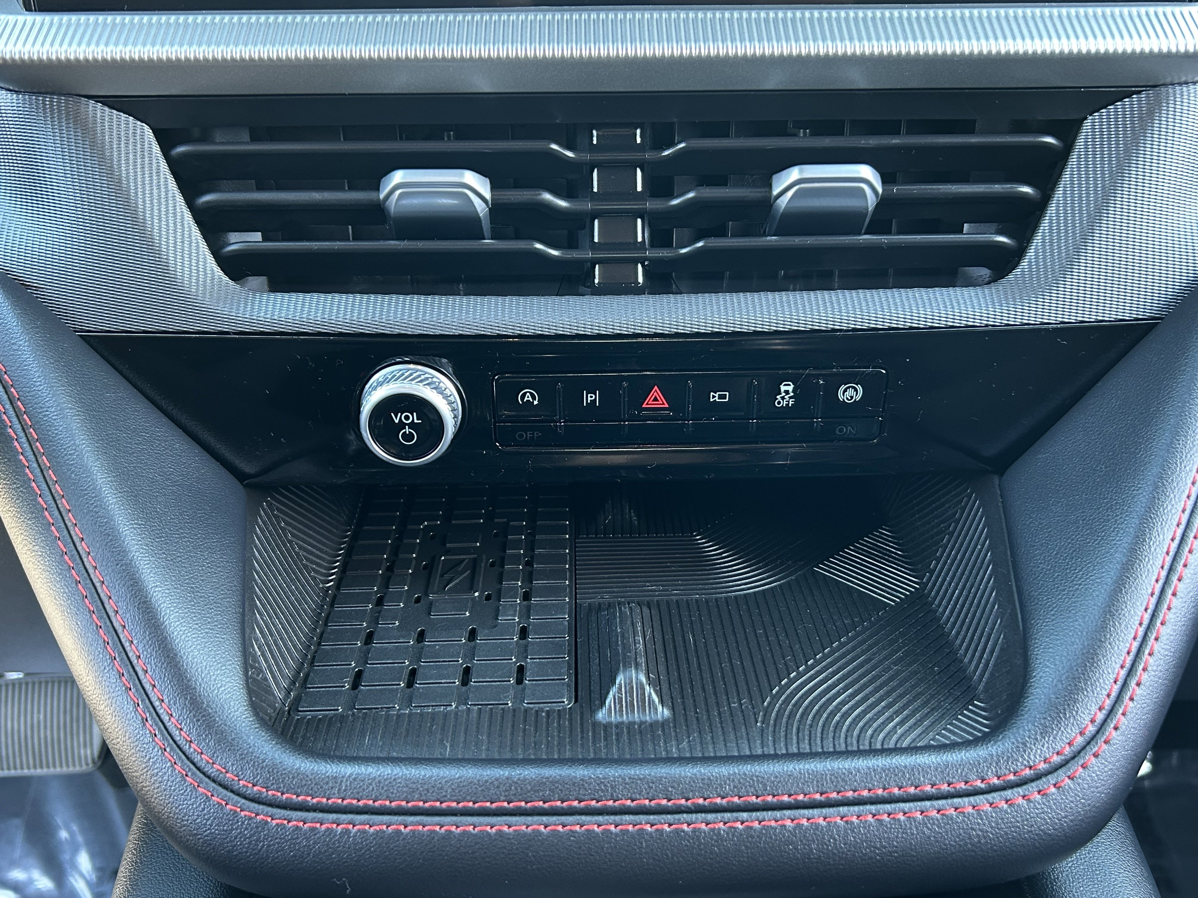 Used 2025 Ford Explorer ST image 27