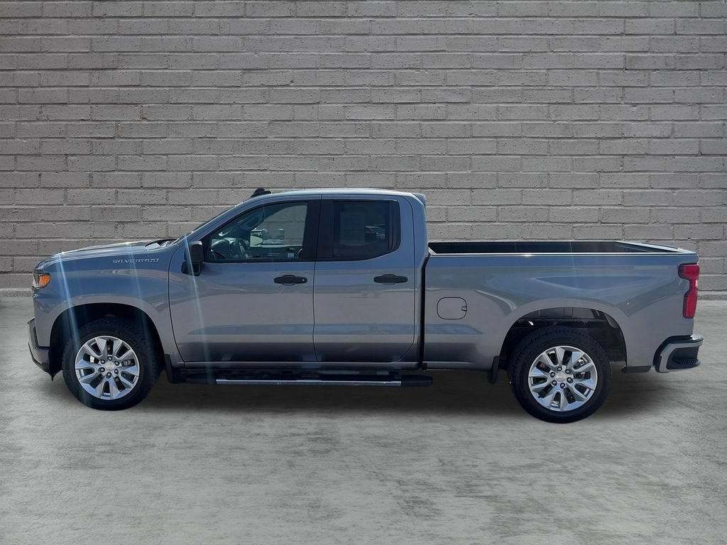 Used 2019 Chevrolet Silverado 1500 Custom w/ Custom Value Package AWD/4WD image 3