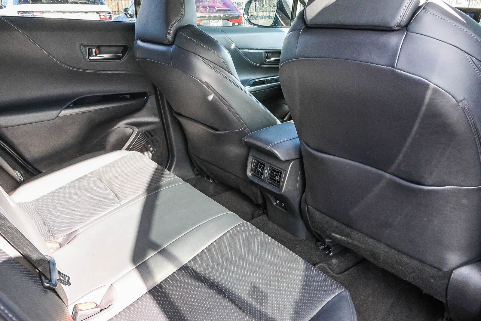 Used 2021 Toyota Venza Limited w/ Advanced Technology Package image 19