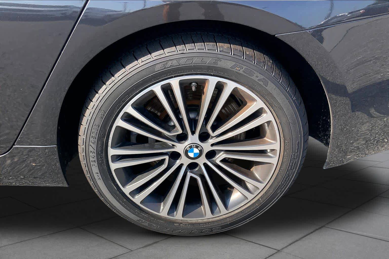 Used 2020 BMW 540i w/ Premium Package RWD image 10