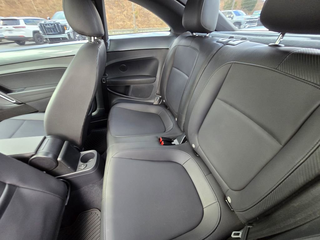 Used 2015 Volkswagen Beetle TDI image 10