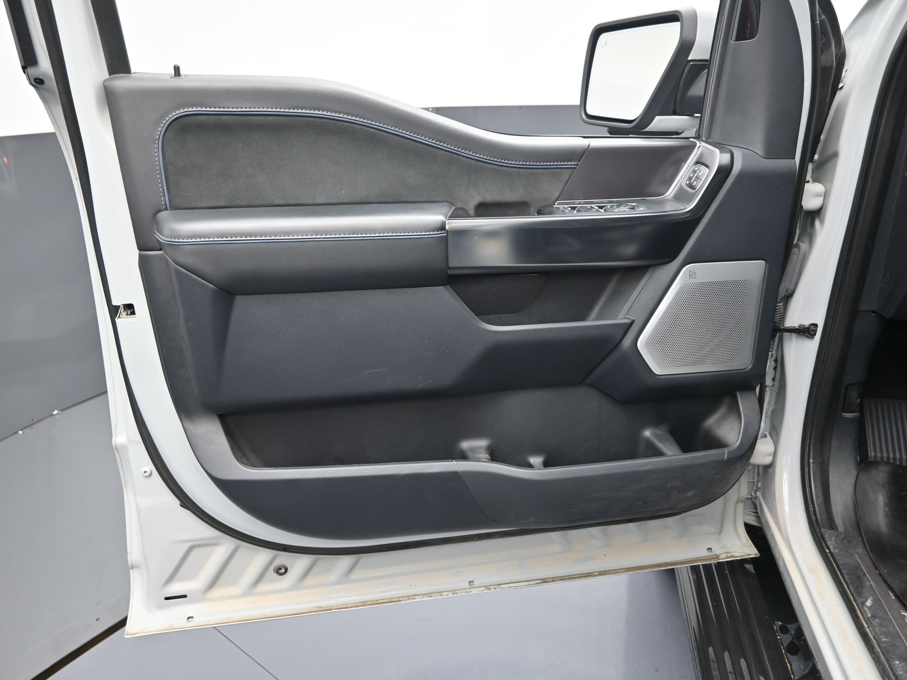 Certified 2024 Ford F150 Platinum w/ Equipment Group 702A High image 16