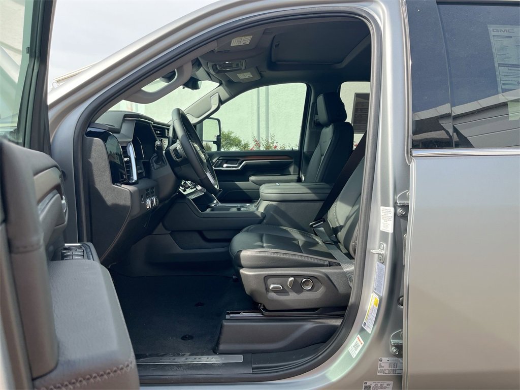 New 2025 GMC Sierra 2500 Denali w/ Denali Reserve Package image 13