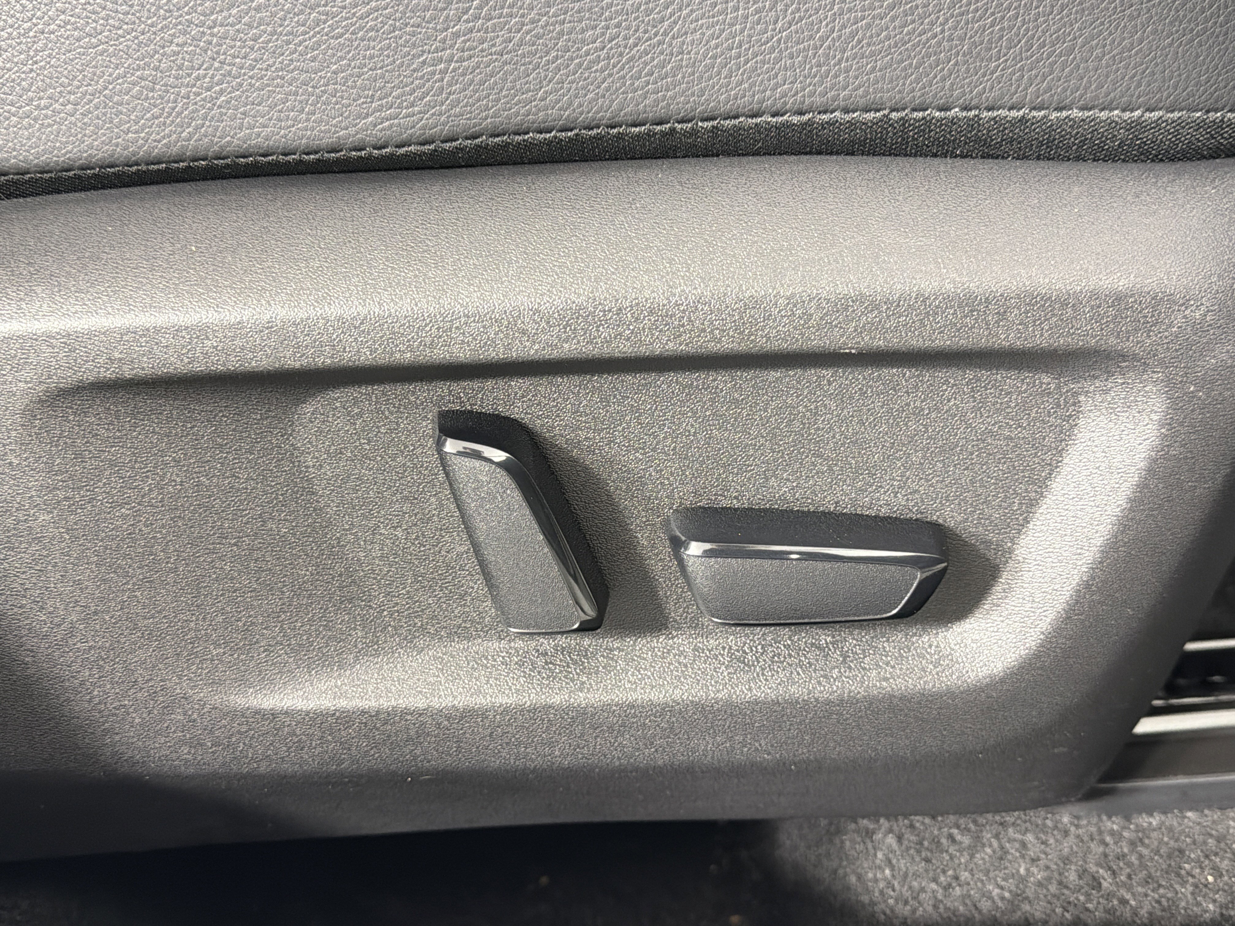 Used 2023 Nissan Rogue SL image 27