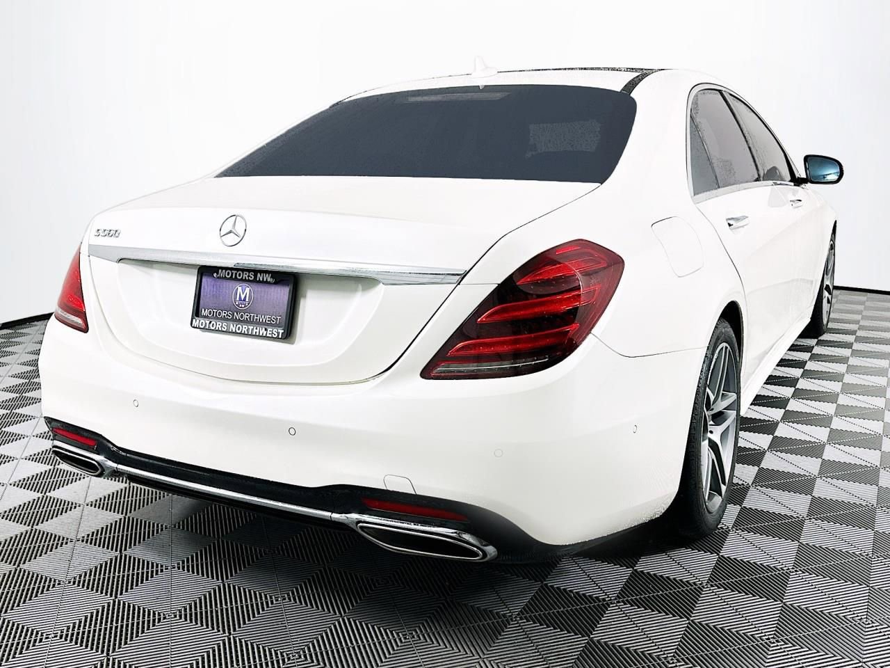 Used 2018 Mercedes-Benz S 560 Sedan image 24