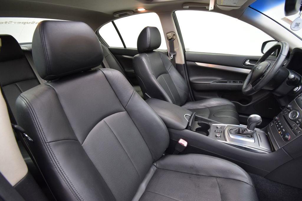 Used 2015 INFINITI Q40 AWD w/ Navigation Package image 18