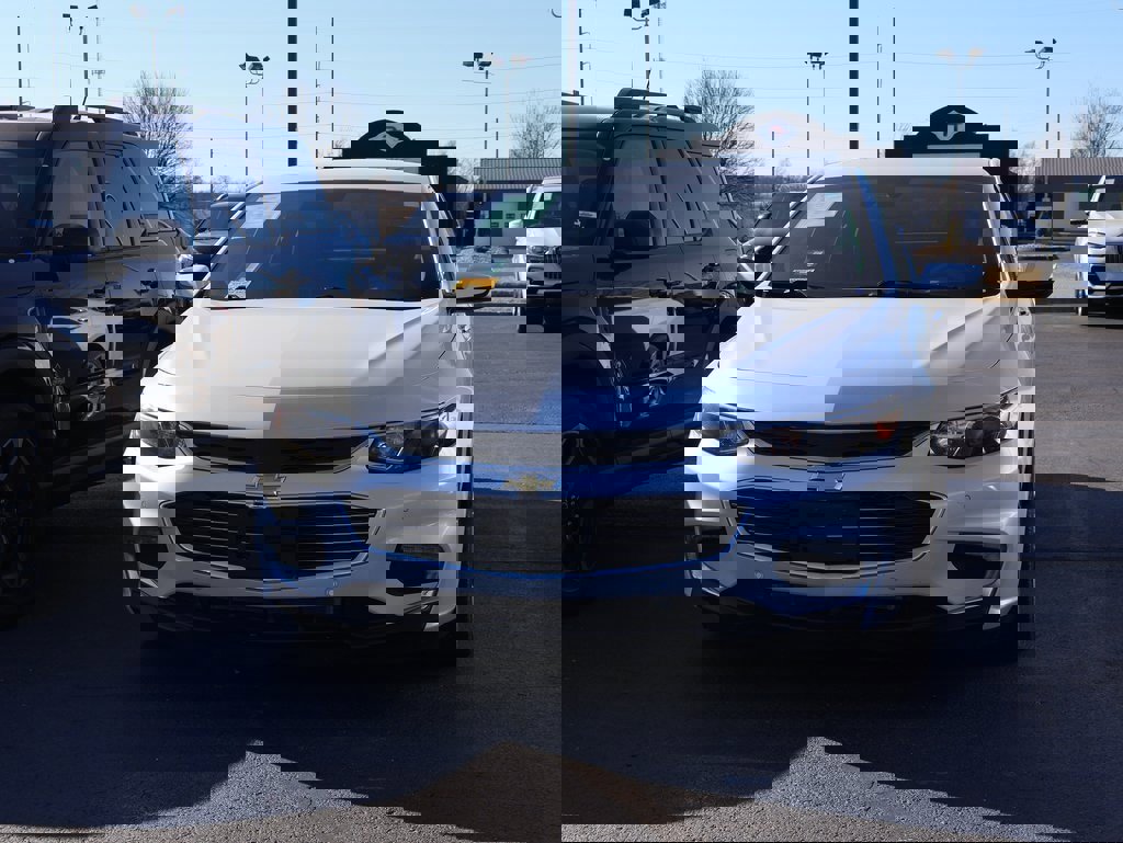 Used 2016 Chevrolet Malibu Premier w/ Driver Confidence Package II image 12