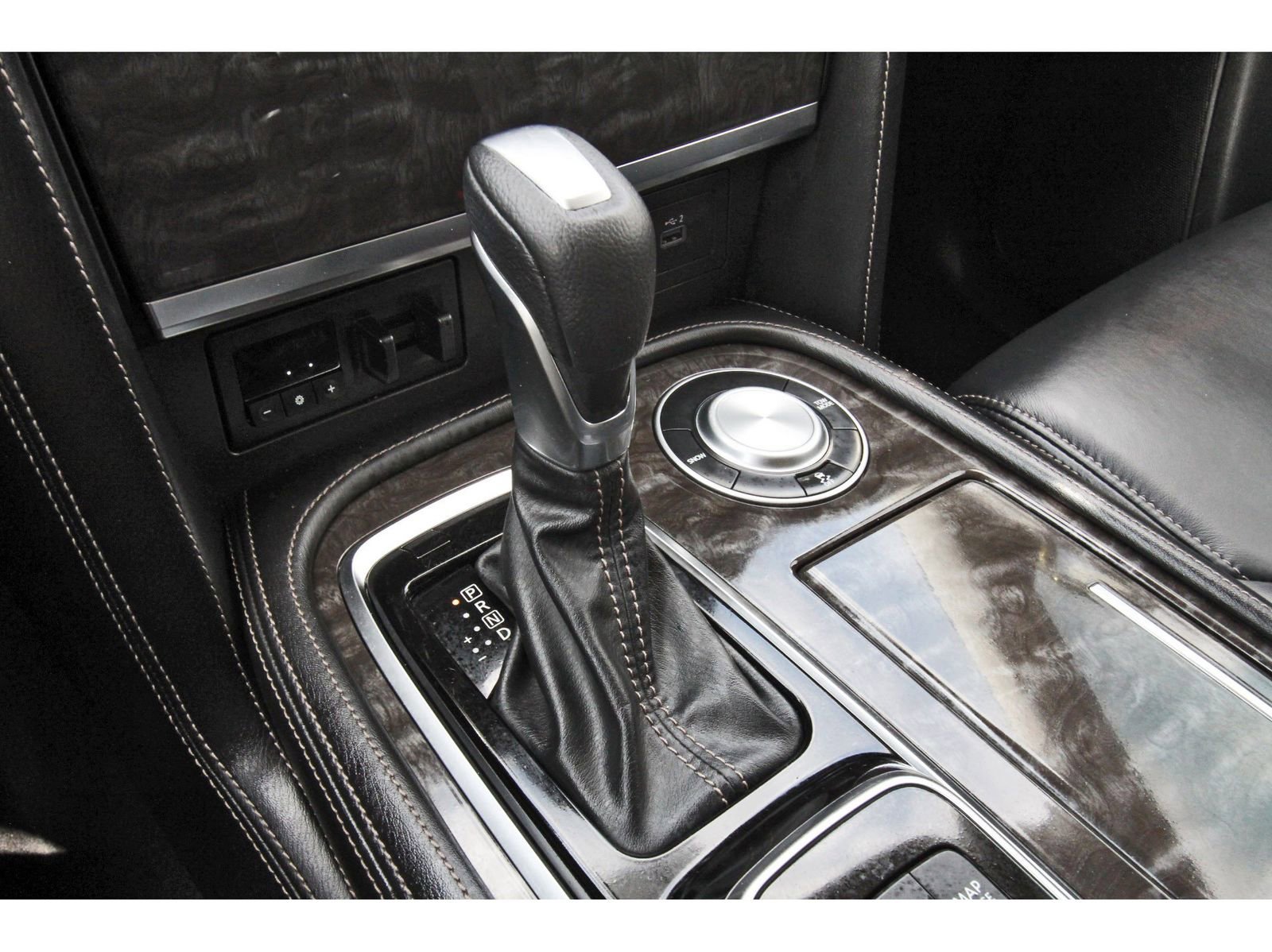 Used 2022 Nissan Armada Platinum w/ Captain's Chairs Package RWD image 31