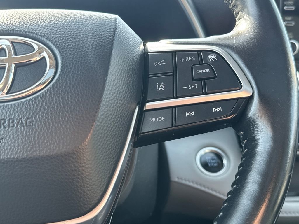 Used 2021 Toyota Highlander Limited AWD/4WD image 23
