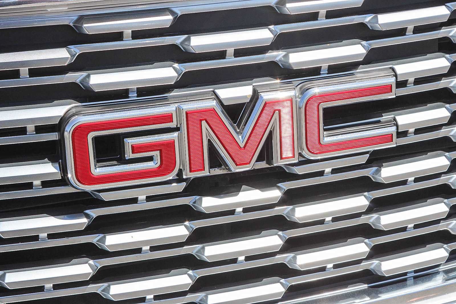 Used 2018 GMC Yukon XL Denali RWD image 5