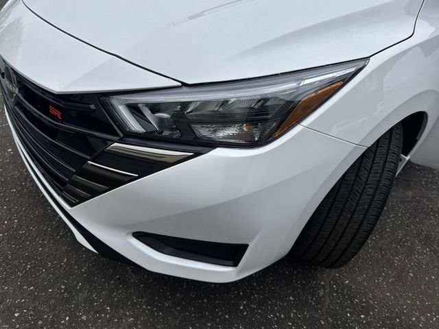 New 2025 Nissan Versa SR w/ Trunk Package FWD image 30