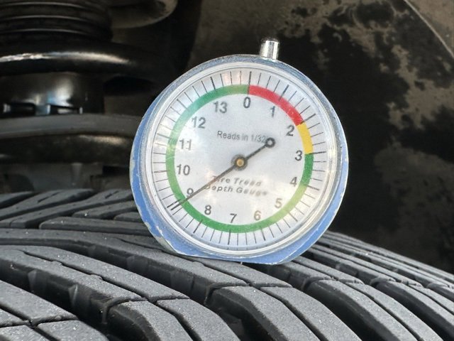 Used 2013 Chevrolet Equinox LS image 34