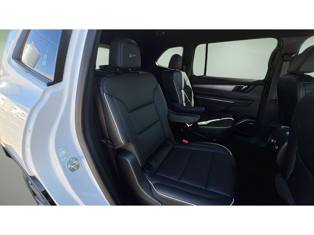 Certified 2025 Buick Enclave Sport Touring AWD/4WD image 31