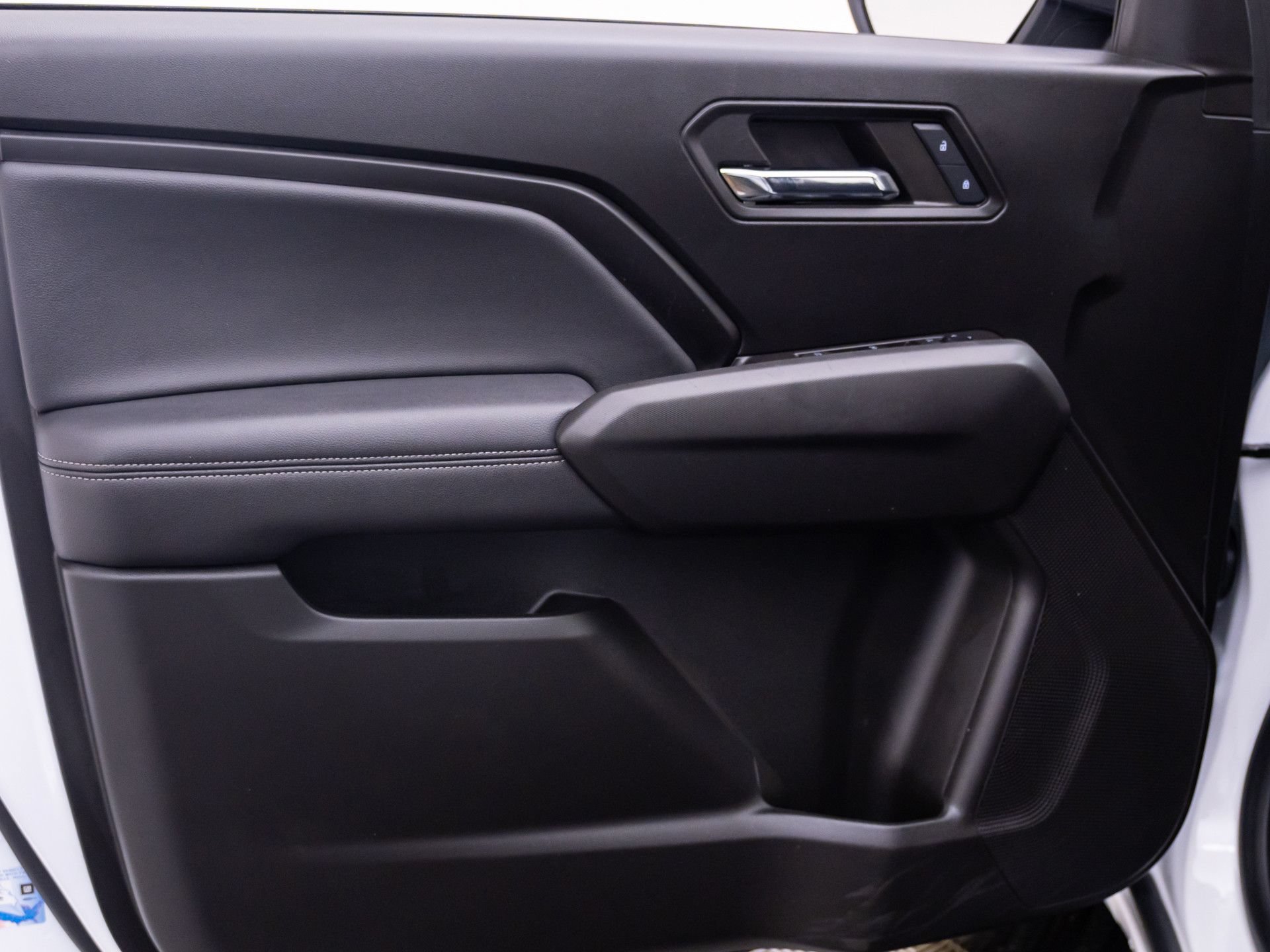 Used 2024 Chevrolet Colorado LT RWD image 13