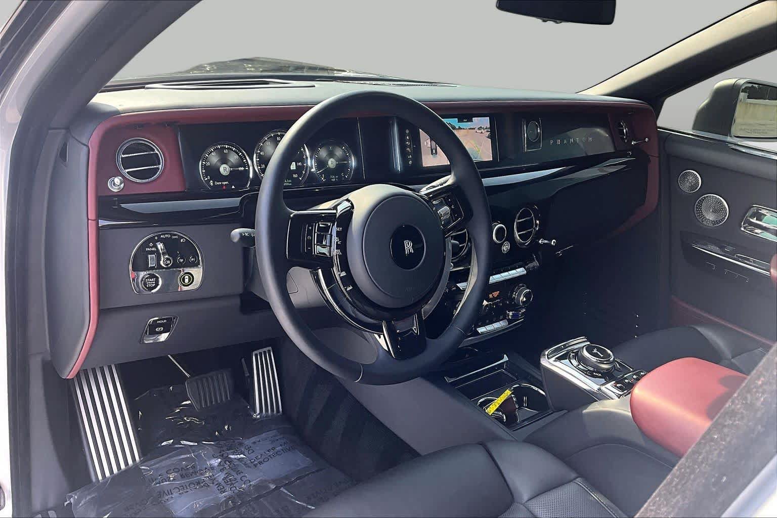 Used 2024 Rolls-Royce Phantom Sedan RWD image 18