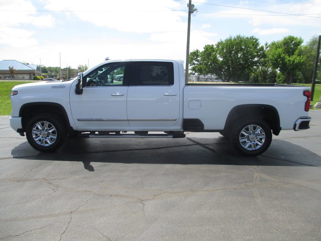 Used 2024 Chevrolet Silverado 3500 High Country w/ Technology Package AWD/4WD image 10