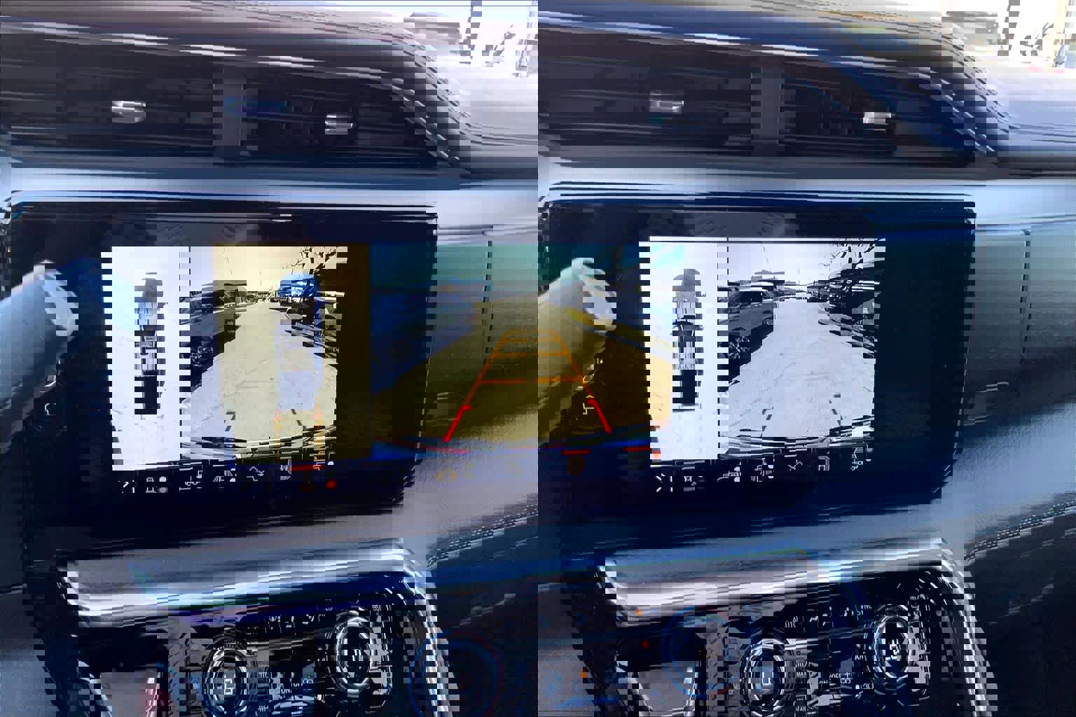 Used 2025 GMC Sierra 3500 Denali w/ Denali Reserve Package image 26