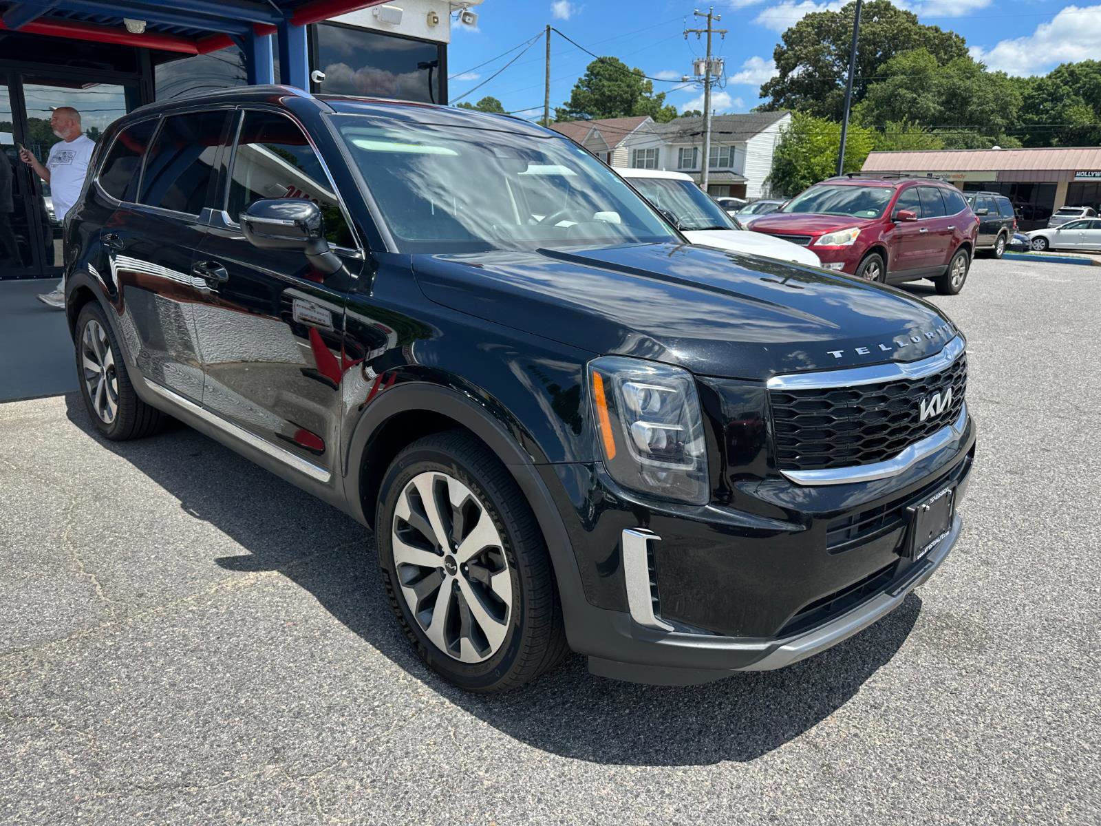 Used 2022 Kia Telluride EX w/ EX Premium Package image 4