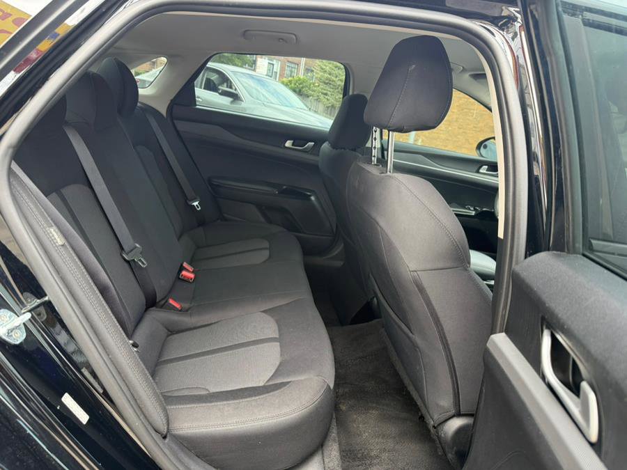 Used 2021 Kia K5 LX image 10